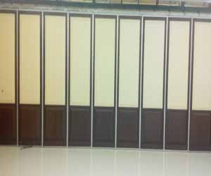 partisi pintu lipat